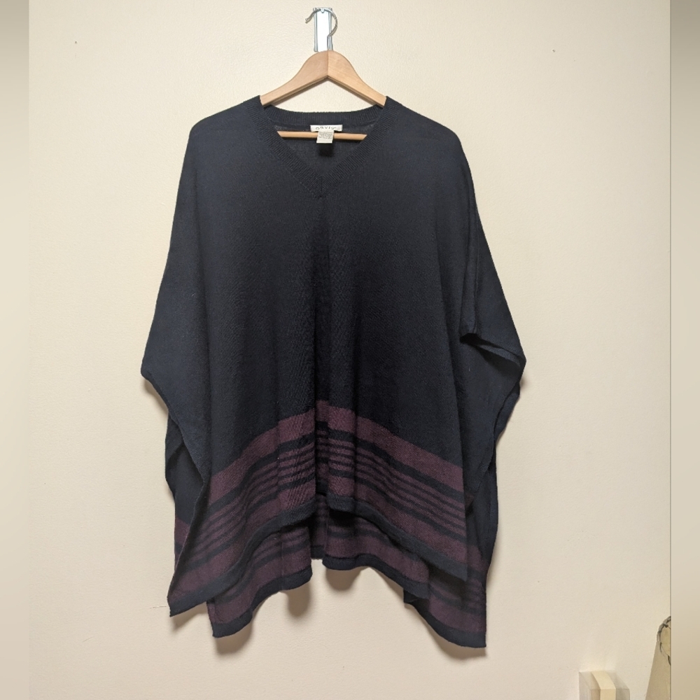 Orvis One Size Merino Wool Poncho – Navy with Red Stripe Hem